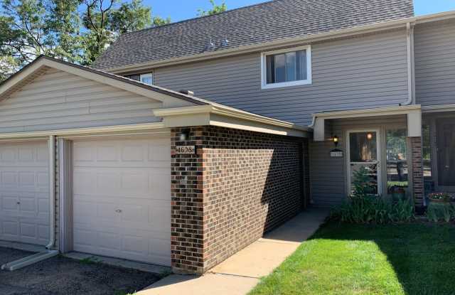 "Spacious 3-Bedroom Townhome with Garage, Fenced Patio  Prime Location Near Coal Creek Trail" - 1638 Centaur Circle, Lafayette, CO 80026