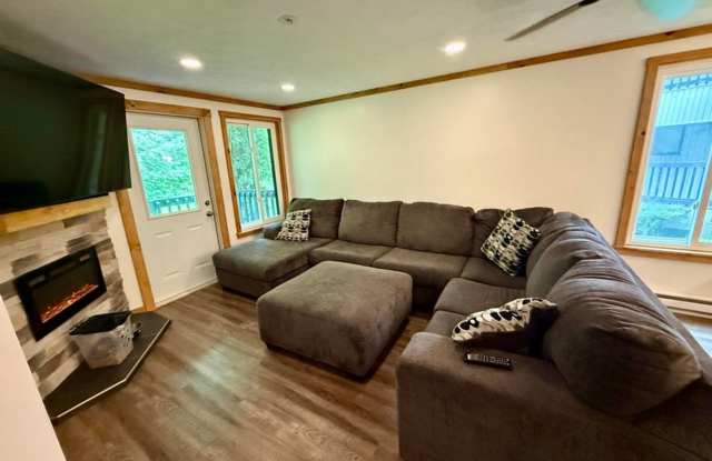 First-Floor Condo, Newly Renovated Gallery 1