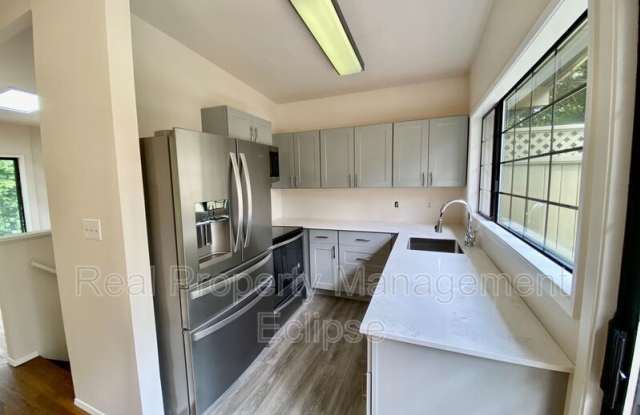 3725 135th Ave SE - 3725 135th Avenue Southeast, Bellevue, WA 98006