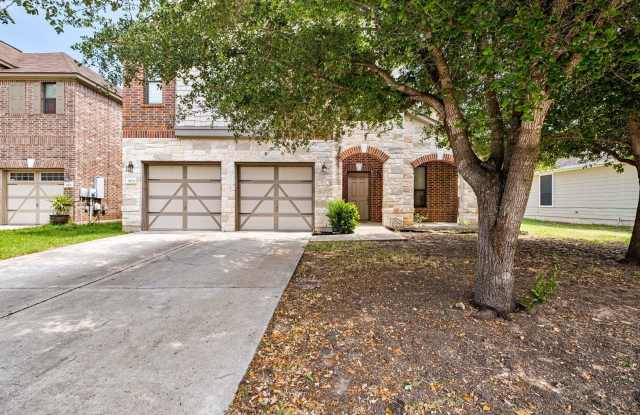 Spacious Solar-Powered 3BR Home Near McKinney Falls State Park | 2 Living Areas | 2,244 Sq Ft Gallery 3