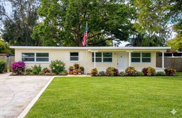 Updated 4-Bedroom Home for Rent in Pinellas Park | Spacious Layout | Stainless Steel Appliances photos photos