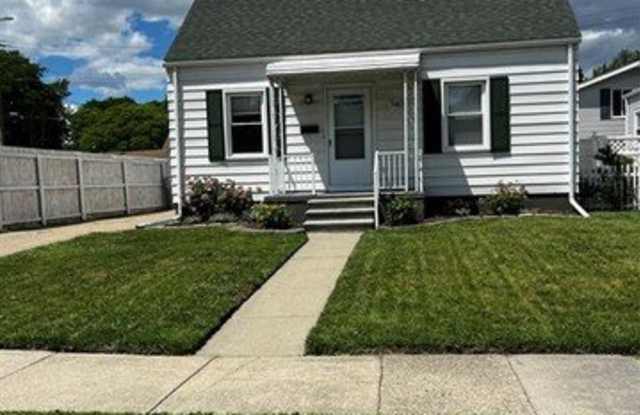 740 W Shevlin Avenue photos photos