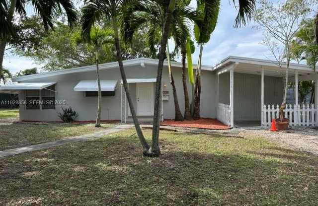 1790 NE 18th St photos photos