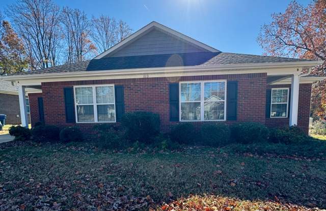 MOVE-IN READY! **MOVE-IN Special $250 off the 1st full month's rent.** - 1113 Cason Street, Belmont, NC 28012