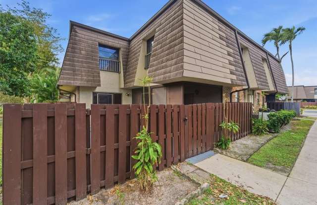 2501 NW 99th Ave photos photos