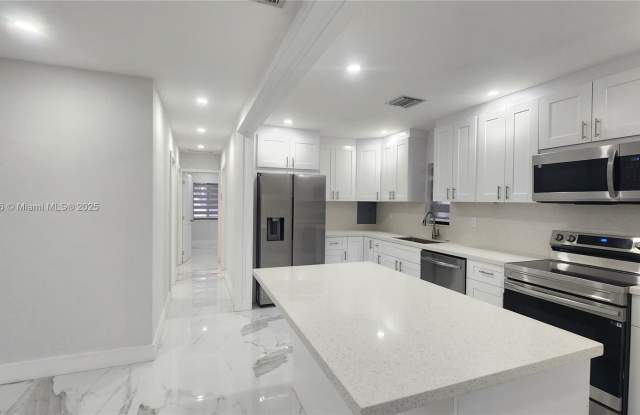 10330 Sw 35th St photos photos