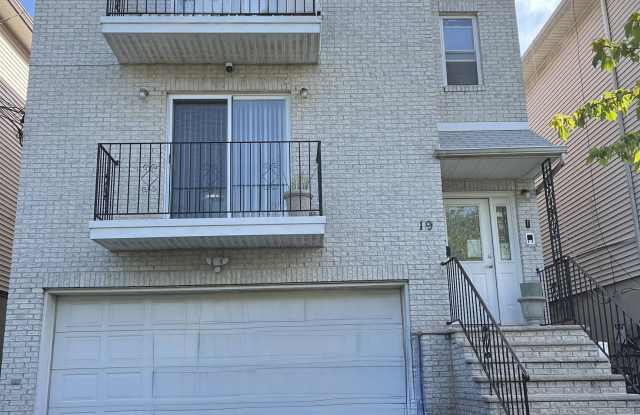 19 HALLECK ST photos photos