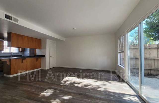 5618 Hillsdale Blvd Gallery 2