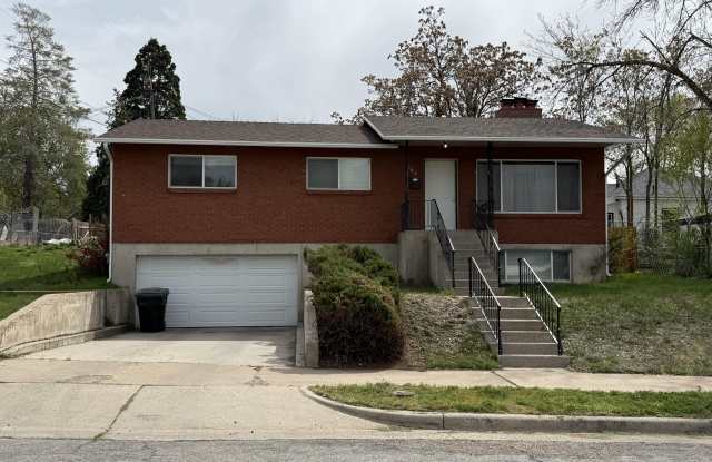 565 E 33rd St photos photos