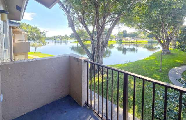 2331 NW 96th Ter photos photos