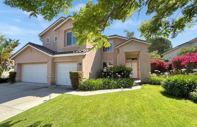 Beautiful  Spacious 5BD/3BA House in Eastlake W/ Central A/C, W/D, and Large Garage! photos photos