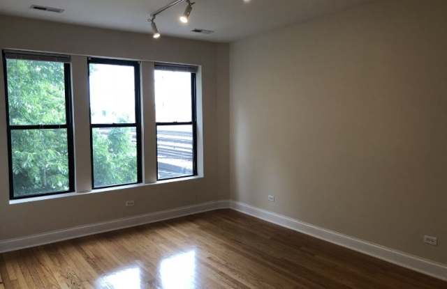 1108 W Balmoral Ave 3 Gallery 2