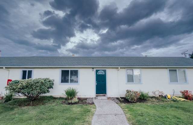 Charming 2-Bedroom Apartment Near the Hammond Trail – McKinleyville, CA photos photos