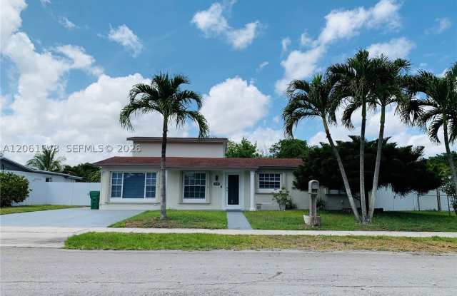 5441 NW 174th Dr Gallery 1