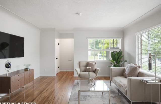 Recently Updated 4-Bedroom Near DU – Utilities Included + Garage Available Gallery 2