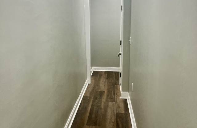 2513 Francis Street - 1 Gallery 4