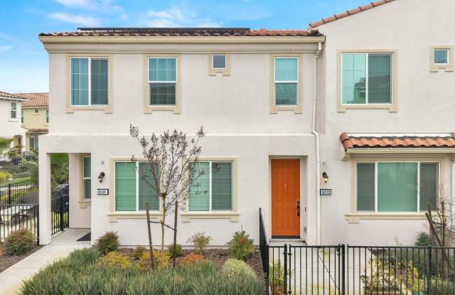 Beautiful 3 bed 2.5 bath located in Natomas! Gallery 1