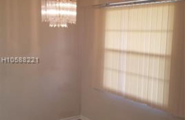 13250 SW 7th Ct Gallery 4
