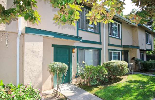 Quiet unit with new paint, new carpet, new windows and Air Conditioning! photos photos