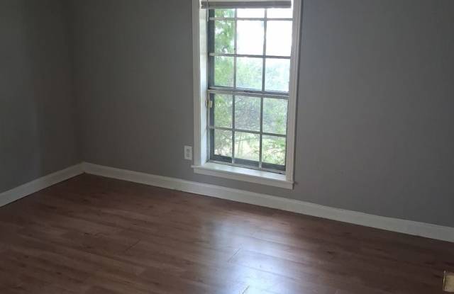 Three Bedroom Home Available Now Gallery 4