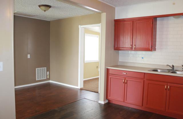 Move In Special!!! $150 off 2nd month rent! Come take a look! Gallery 3
