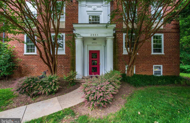 3951 LANGLEY Court NW Gallery 1