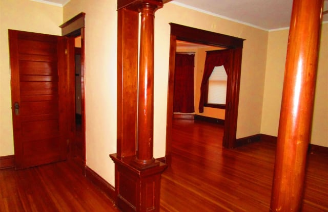 828 PLYMOUTH AV - 828 Plymouth Avenue, Schenectady, NY 12308