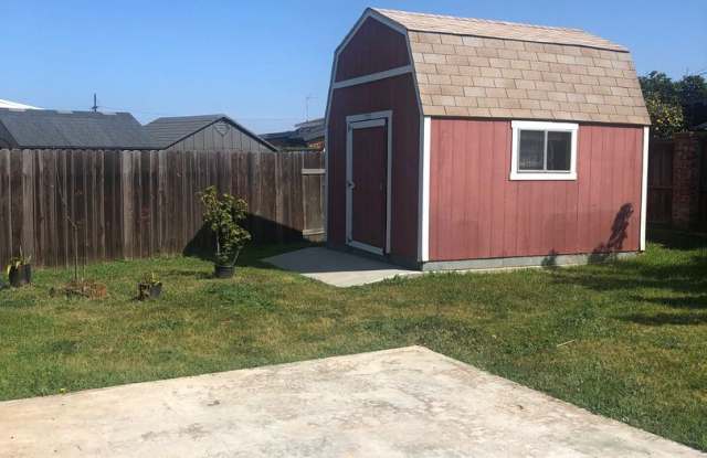 858 Hickory Court Gallery 2