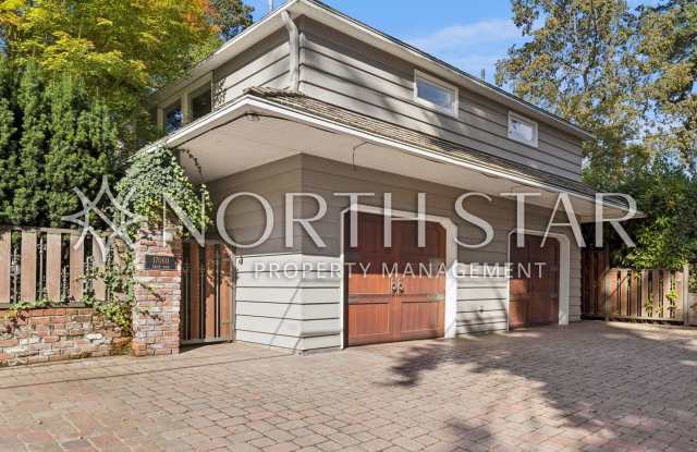 Canal Living in the Heart of Lake Oswego Gallery 1
