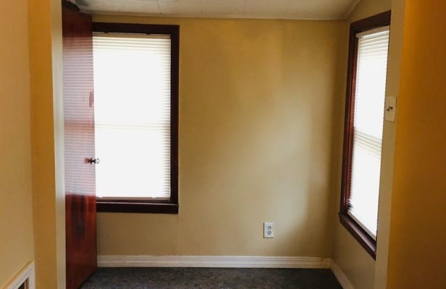12739 Sarsfield Gallery 4