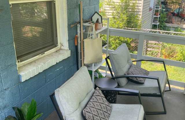 Cute bungalow in Byrd Park with large fenced yard Gallery 3