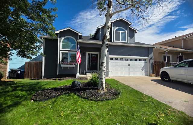 Gorgeous FULLY FURNISHED 3 Bed 2.25 Bath Home! Gallery 3