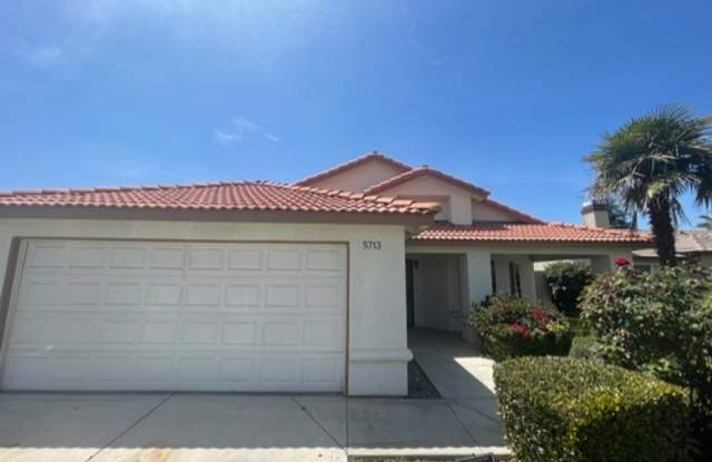 Updated 3 Bedroom/ 2 Bathroom home in Silver Creek!! - 5713 Arc Dome Avenue, Bakersfield, CA 93313