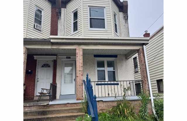 4 Bedroom Single Family House 108 S 8Th Ave in Coatesville, PA 19320 photos photos