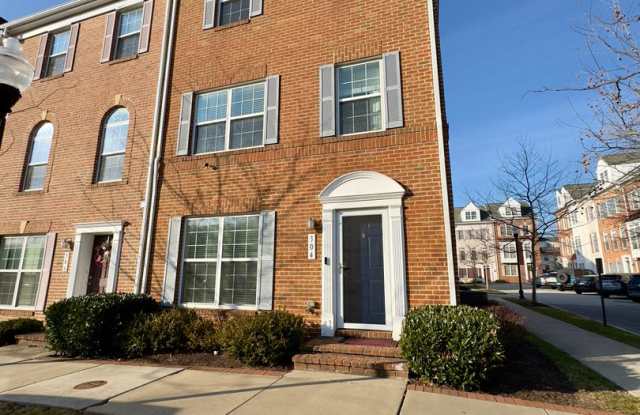 Charming 4Bed/3.5Bath in Washington Village - Pigtown neighborhood - 304 Parkin Street, Baltimore, MD 21230