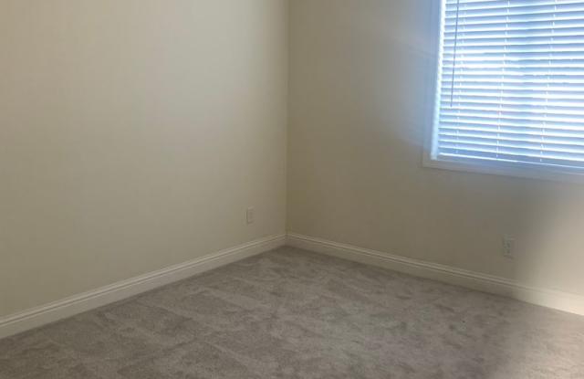 Central Paradise Location Brand Newer 3 bed 2 bath build in 2021 photos photos