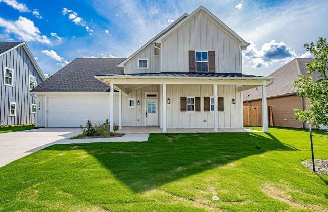 2204 Salina Circle Gallery 1