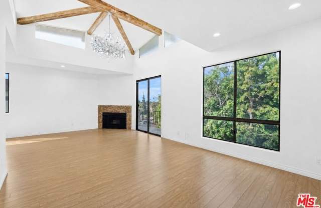2175 S Beverly Glen Blvd photos photos