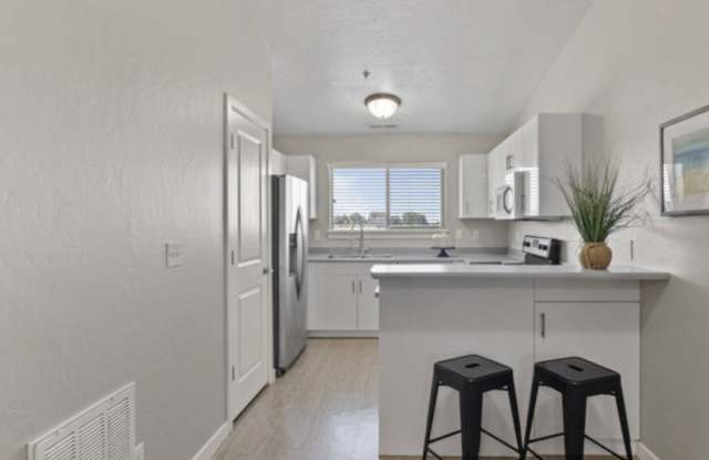 1079 W 965 N Gallery 2