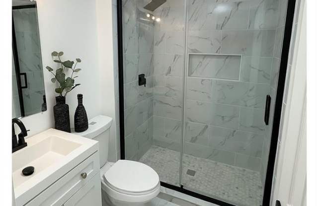 4941 Isle Royal Court Gallery 3