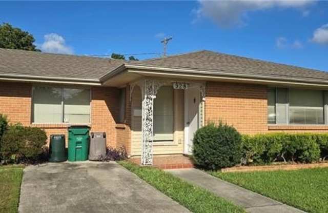 928 MELODY Drive photos photos