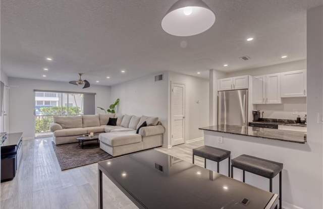 6295 BAY CLUB Drive Gallery 1