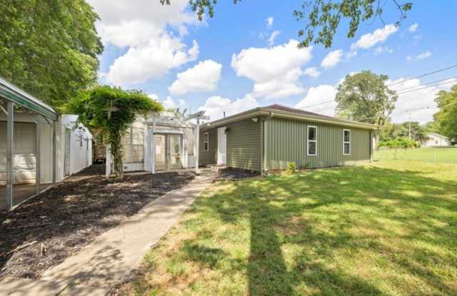 MOVE IN SPECIAL!!  1/2 off of your 1st Full Month's Rent!    Totally remodeled home everything is brand new inside! Gallery 1