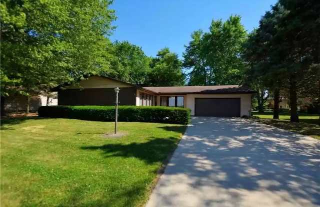 425 West Forsyth Road - 425 West Forsyth Road, Forsyth, IL 62535