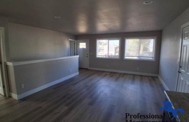 2026 Lake Elmo Dr Gallery 2