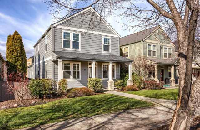 Four bedroom home for lease in the Riverwalk Neighborhood Ashland, Oregon photos photos