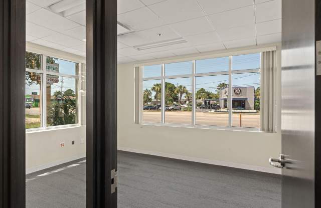 45 NE Eglin Parkway Gallery 2
