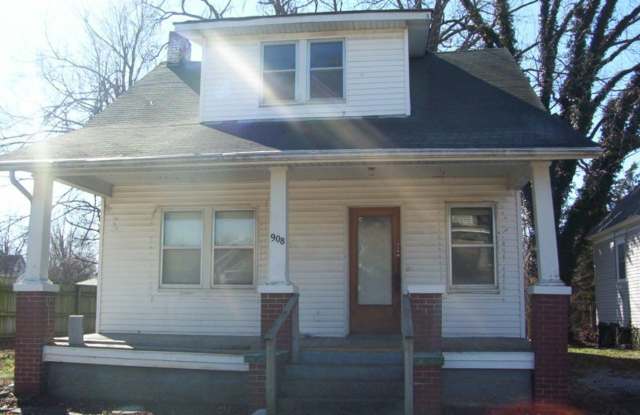Available Now! - 908 West State Street, Springfield, MO 65806