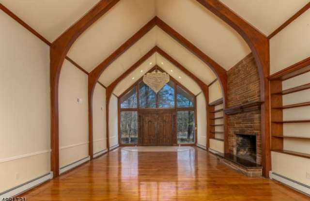 752 Shore Drive west    B Gallery 4