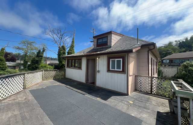 3 Bed / 1 Bath Home with Outdoor Space photos photos 3 Bed / 1 Bath Home with Outdoor Space photos photos